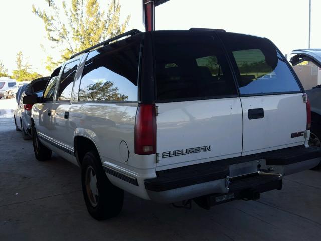 3GKEC16RXWG508431 - 1998 GMC SUBURBAN C WHITE photo 3