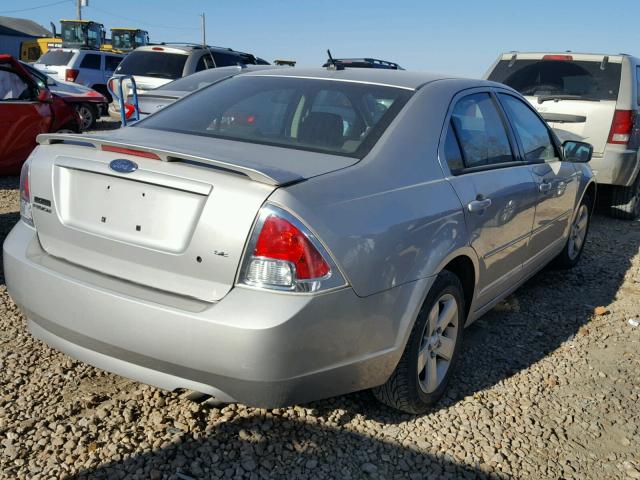 3FAHP07Z07R137023 - 2007 FORD FUSION SE SILVER photo 4