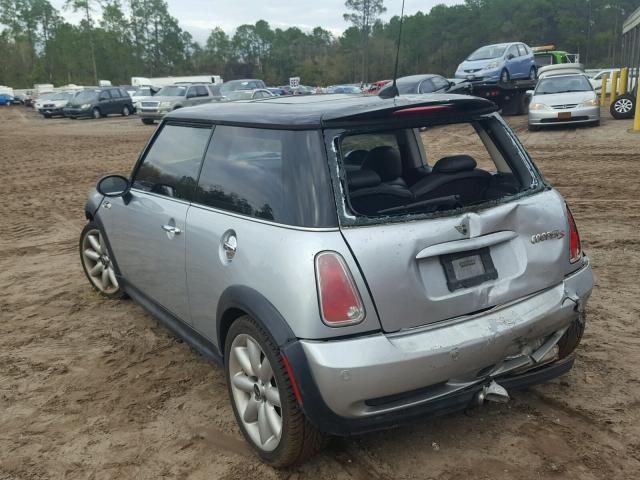 WMWRE335X5TG95806 - 2005 MINI COOPER S SILVER photo 3