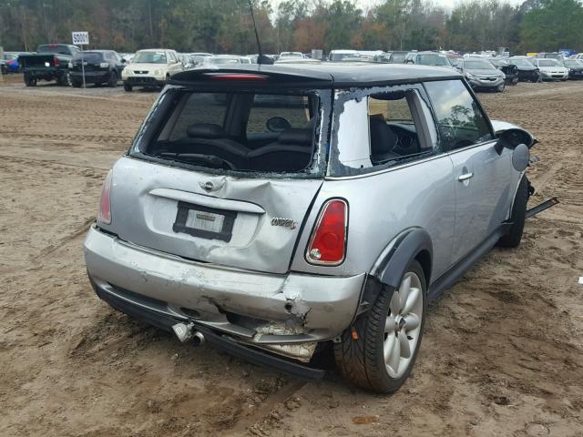 WMWRE335X5TG95806 - 2005 MINI COOPER S SILVER photo 4