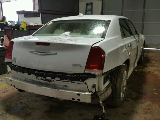 2C3CCAKG9FH803628 - 2015 CHRYSLER 300C WHITE photo 4