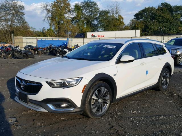 W04GT8SX7J1159988 - 2018 BUICK REGAL TOUR WHITE photo 2