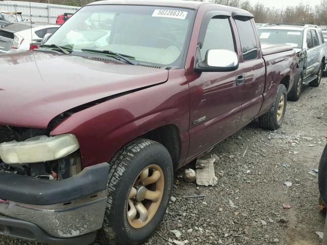 2GCEC19V321397258 - 2002 CHEVROLET SILVERADO MAROON photo 2