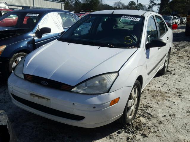 1FAFP33P21W138949 - 2001 FORD FOCUS LX WHITE photo 2