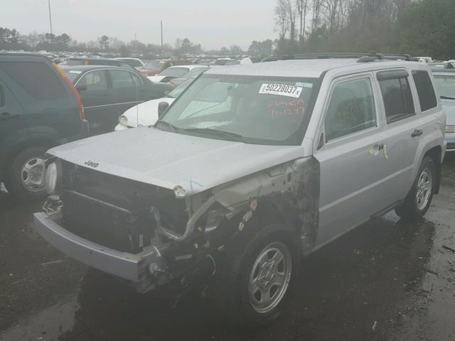 1J8FT28078D519027 - 2008 JEEP PATRIOT SP SILVER photo 2