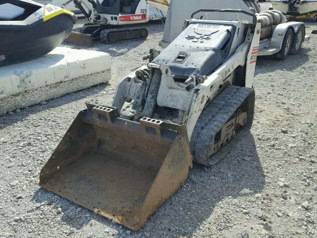 A3WT12406 - 2009 BOBCAT SKIDSTEER WHITE photo 2