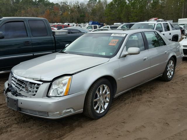 1G6KD57936U143950 - 2006 CADILLAC DTS SILVER photo 2