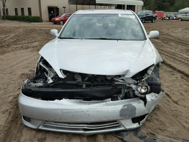 4T1BF30K76U627074 - 2006 TOYOTA CAMRY LE ვერცხლისფერი ფოტო 9