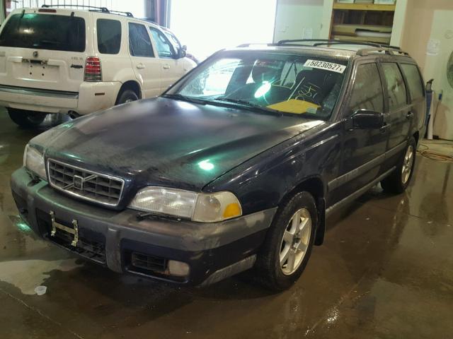 YV1LZ5648W2480841 - 1998 VOLVO V70 XC BLUE photo 2