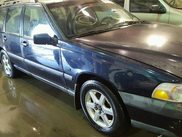 YV1LZ5648W2480841 - 1998 VOLVO V70 XC BLUE photo 9