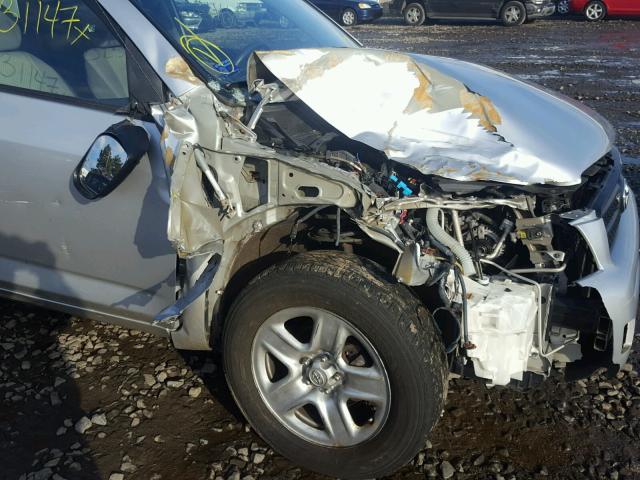 JTMBD33V176031187 - 2007 TOYOTA RAV4 SILVER photo 9