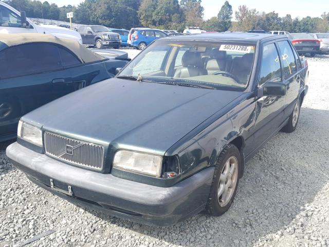 YV1LS5509S1193270 - 1995 VOLVO 850 BASE GREEN photo 2