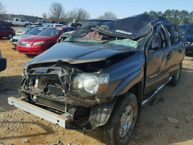 3TMJU4GN2BM115233 - 2011 TOYOTA TACOMA DOU BROWN photo 2