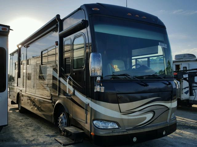 4UZAB2BS1BCAT1850 - 2011 FREIGHTLINER CHASSIS XC ორფეროვანი ფოტო 1