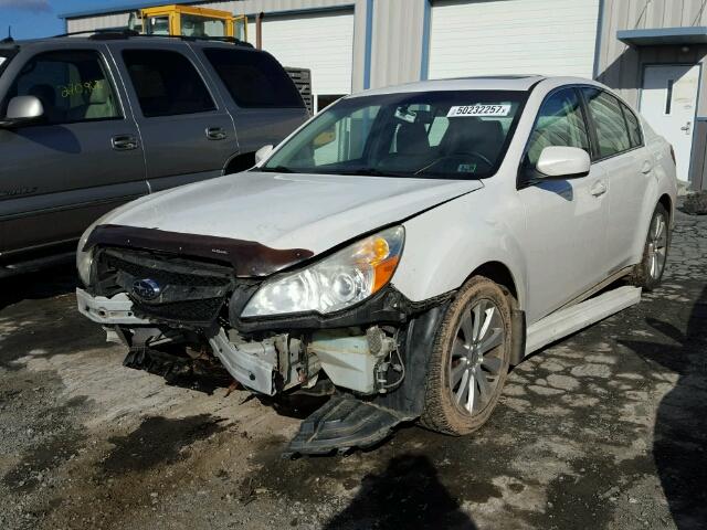 4S3BMCL61A3215451 - 2010 SUBARU LEGACY 2.5 WHITE photo 2