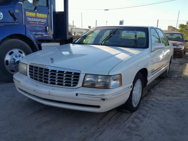 1G6KD52Y6VU201689 - 1997 CADILLAC DEVILLE WHITE photo 2