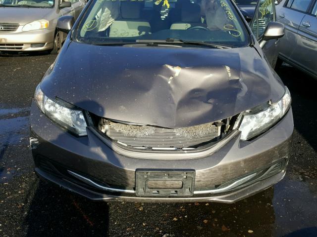 2HGFB2F5XDH598863 - 2013 HONDA CIVIC LX BROWN photo 9