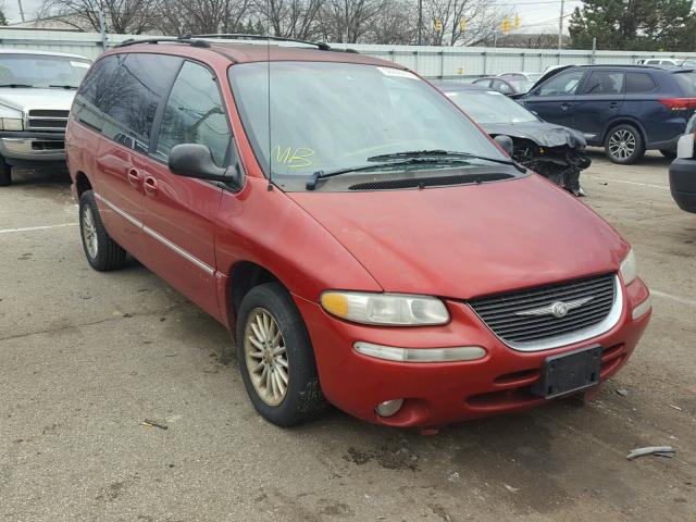 1C4GP54L0YB592236 - 2000 CHRYSLER TOWN & COU RED photo 1