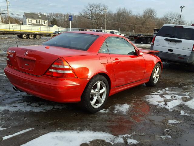 WDBKK65F11F174417 - 2001 MERCEDES-BENZ SLK 320 RED photo 4