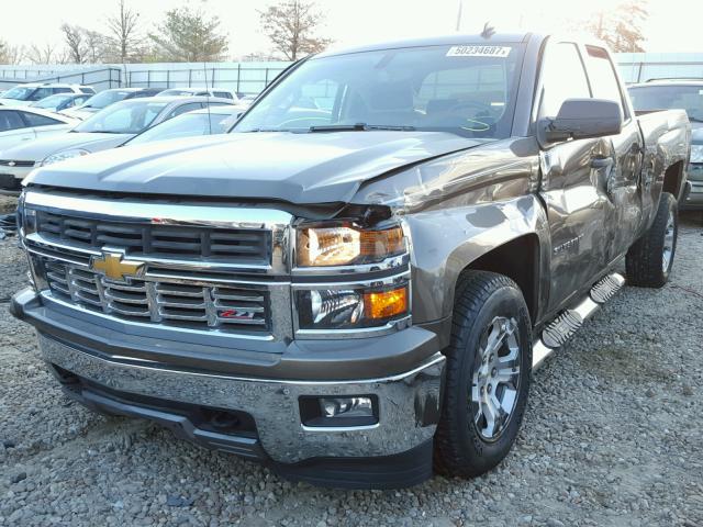 1GCVKREH4EZ165362 - 2014 CHEVROLET SILVERADO BROWN photo 2