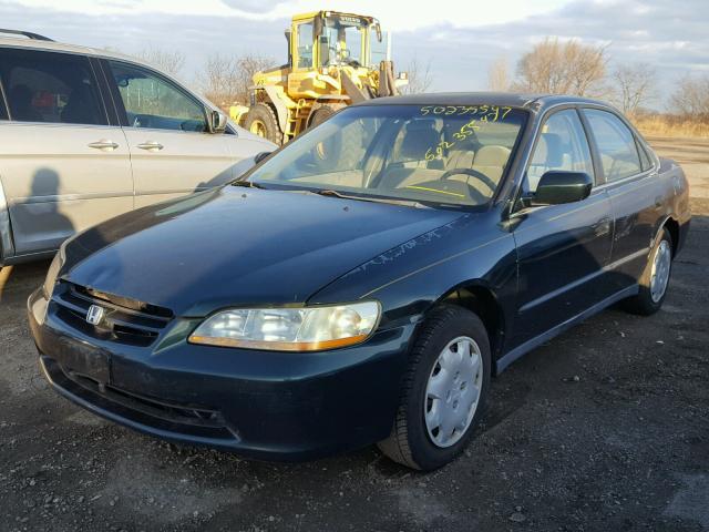 1HGCG6656XA104562 - 1999 HONDA ACCORD LX GREEN photo 2