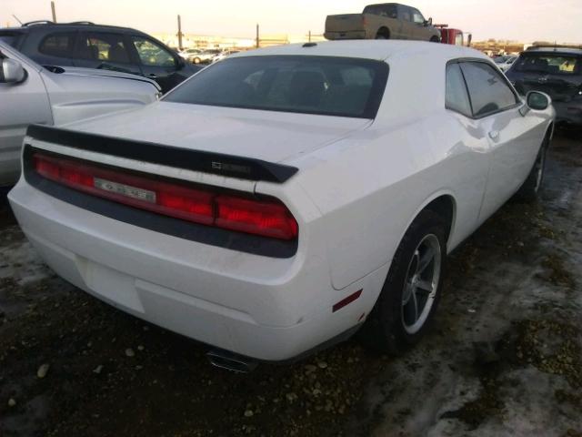 2B3CJ4DG1BH516862 - 2011 DODGE CHALLENGER WHITE photo 4