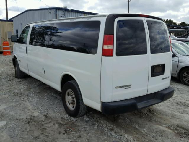 1GAHG39UX41215917 - 2004 CHEVROLET EXPRESS G3 WHITE photo 3