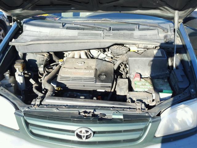 4T3ZF13C61U330692 - 2001 TOYOTA SIENNA LE GREEN photo 7