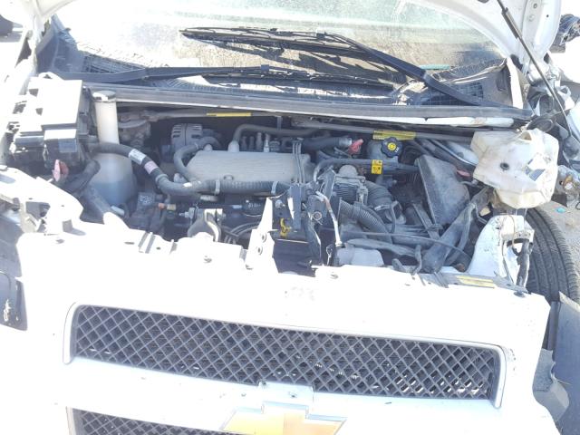 1GNDX33L25D257625 - 2005 CHEVROLET UPLANDER L თეთრი ფოტო 7