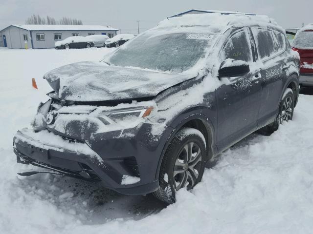 JTMBFREV6HJ144223 - 2017 TOYOTA RAV4 LE CHARCOAL photo 2