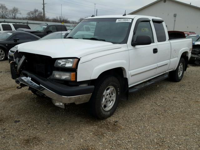 2GCEK19TX31249143 - 2003 CHEVROLET SILVERADO WHITE photo 2