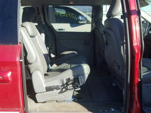 2A4GP54L27R279330 - 2007 CHRYSLER TOWN & COU RED photo 6