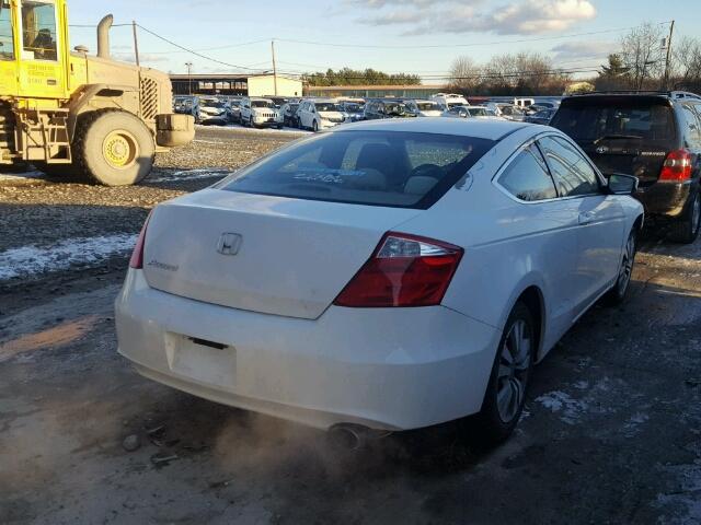 1HGCS12318A029700 - 2008 HONDA ACCORD LX- WHITE photo 4