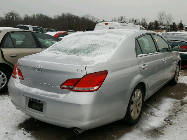 4T1BK36B26U146393 - 2006 TOYOTA AVALON XL SILVER photo 4