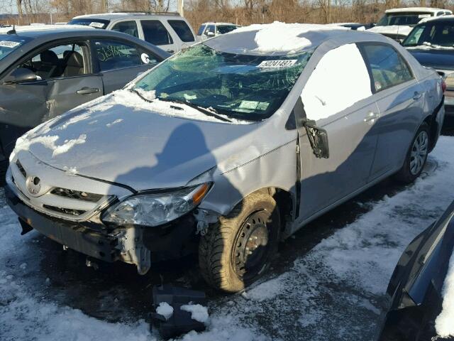 2T1BU4EE1CC844552 - 2012 TOYOTA COROLLA BA SILVER photo 2
