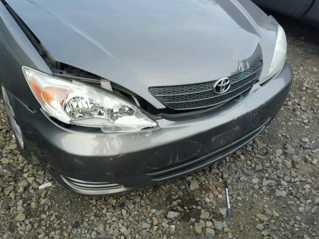 4T1BE30K04U919407 - 2004 TOYOTA CAMRY LE GRAY photo 9