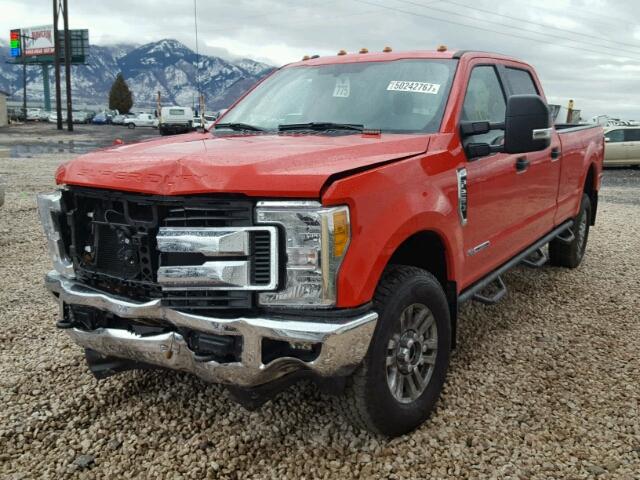 1FT7W2BT1HEF21985 - 2017 FORD F250 SUPER RED photo 2