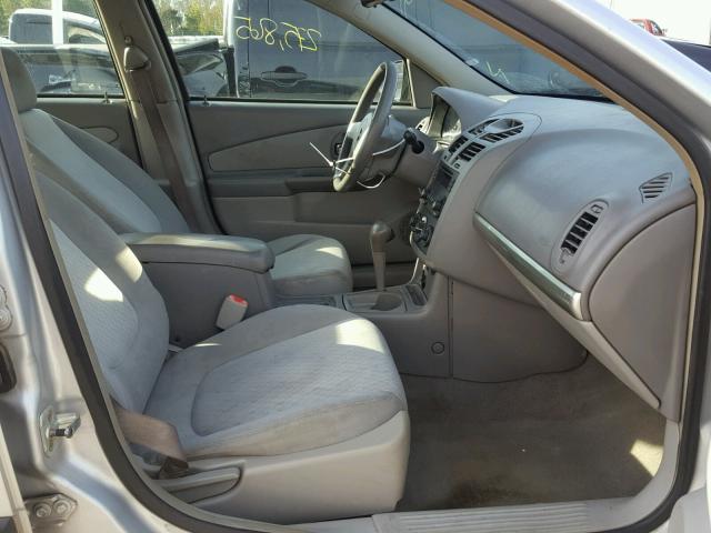 1G1ZS52F25F126163 - 2005 CHEVROLET MALIBU SILVER photo 5
