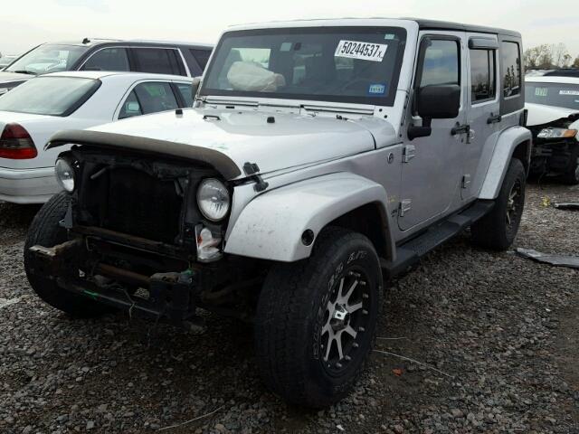 1J4GA59188L553987 - 2008 JEEP WRANGLER U SILVER photo 2