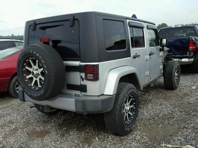 1J4GA59188L553987 - 2008 JEEP WRANGLER U SILVER photo 4