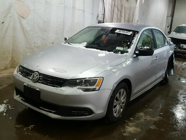 3VW2K7AJ8EM297250 - 2014 VOLKSWAGEN JETTA BASE SILVER photo 2