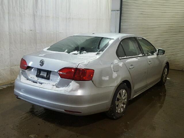 3VW2K7AJ8EM297250 - 2014 VOLKSWAGEN JETTA BASE SILVER photo 4