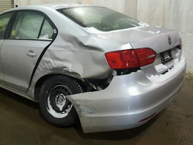 3VW2K7AJ8EM297250 - 2014 VOLKSWAGEN JETTA BASE SILVER photo 9