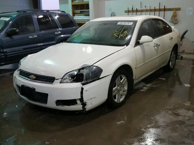 2G1WU58R879119339 - 2007 CHEVROLET IMPALA LTZ WHITE photo 2