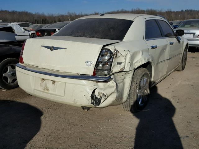 2C3KA63H87H897282 - 2007 CHRYSLER 300C WHITE photo 4