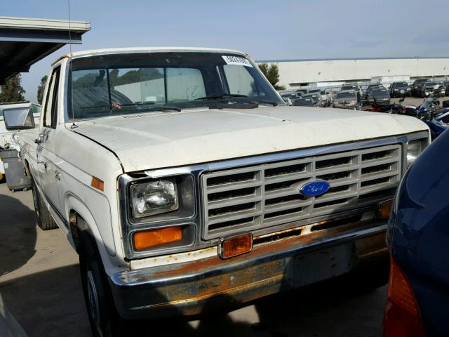 1FTHF25Z6CRA17499 - 1982 FORD F250 WHITE photo 1