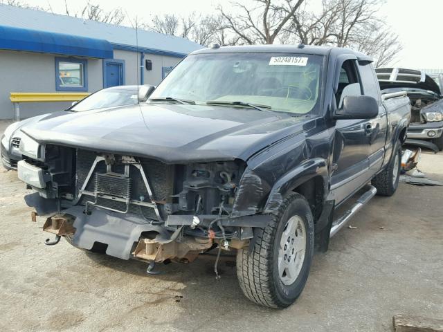 2GCEK19T241241684 - 2004 CHEVROLET SILVERADO BLACK photo 2