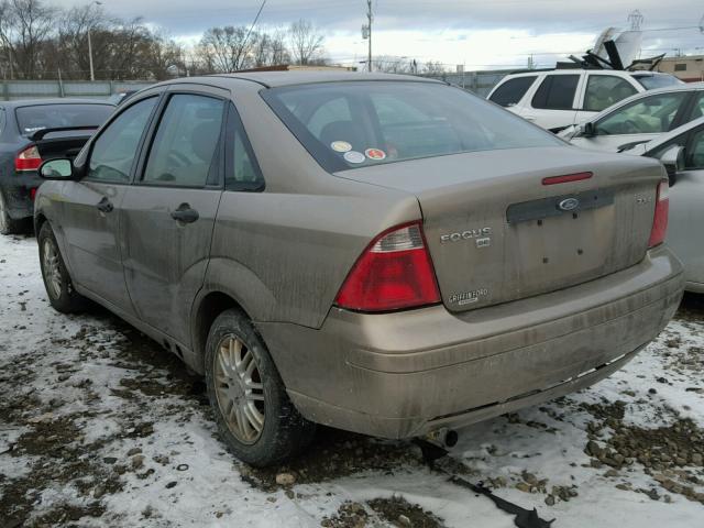 1FAFP34N05W273091 - 2005 FORD FOCUS ZX4 BEIGE photo 3