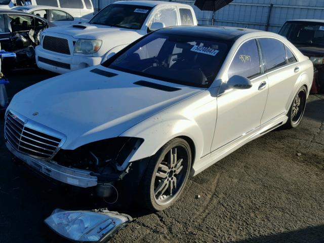 WDDNG71X57A118688 - 2007 MERCEDES-BENZ S 550 WHITE photo 2