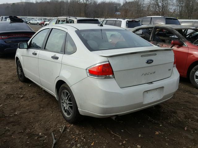 1FAHP3FN6AW119145 - 2010 FORD FOCUS SE WHITE photo 3